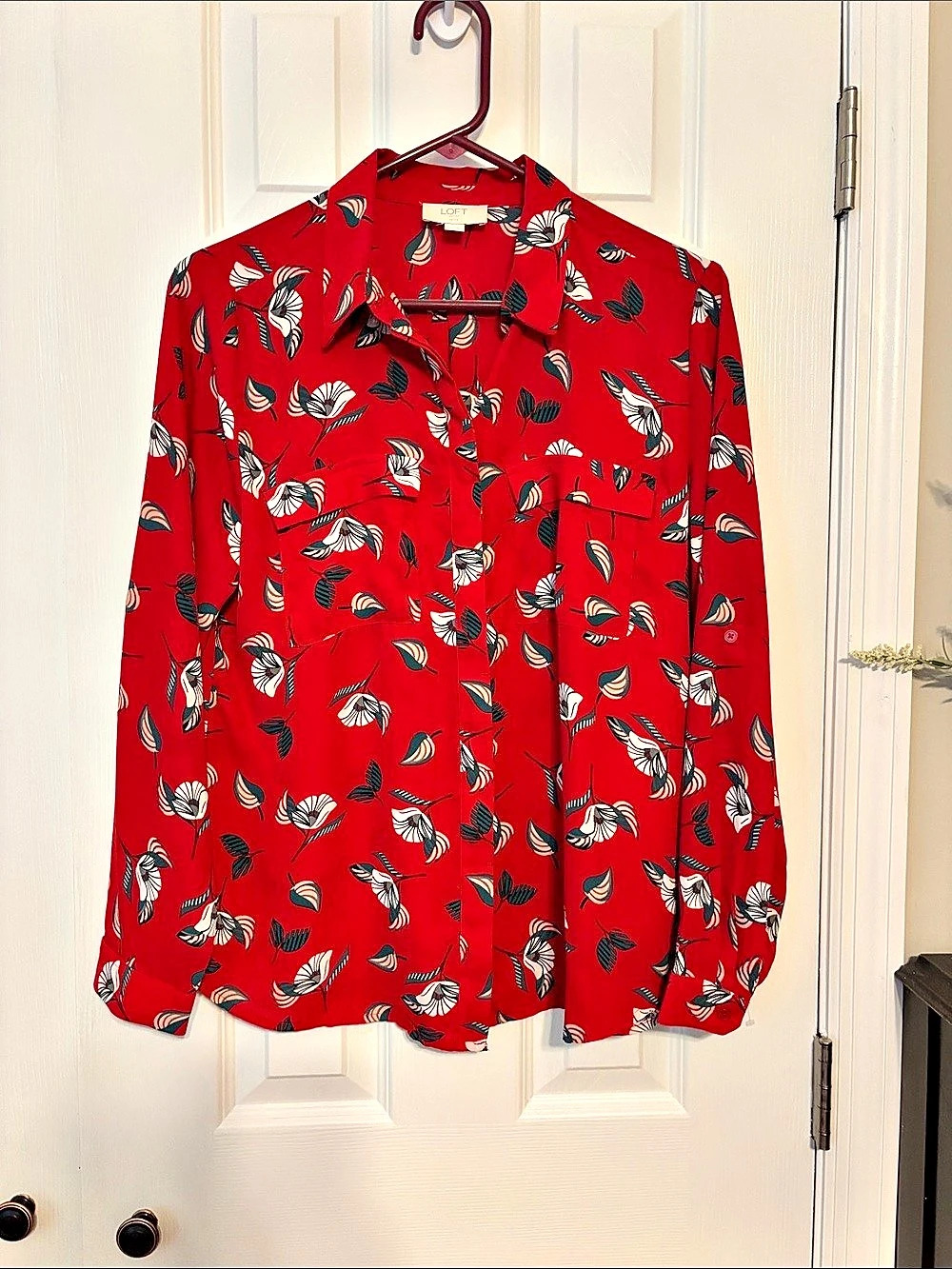 LOFT Floral Blouse in Red & Black Size Medium Like New